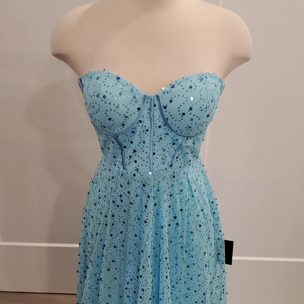 Lulu's Sparkling Strapless Blue maxi dress perfect for prom  Size M NWOT - Picture 4 of 9